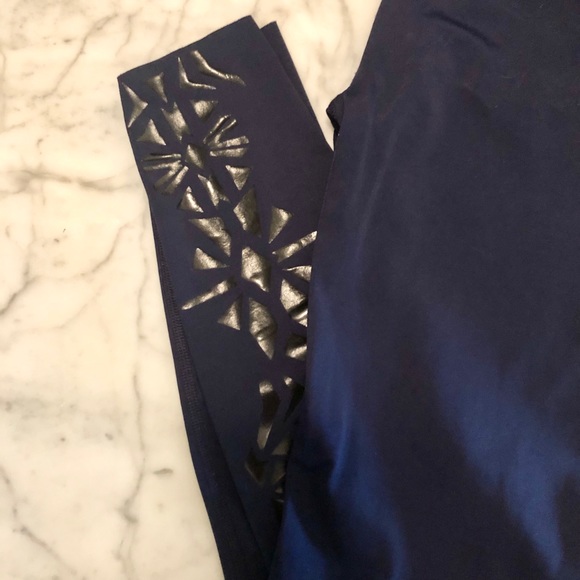 ❣️12.31 LAST CALL❣️Beyond Yoga Geode Leggings - Picture 4 of 7